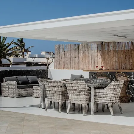 Daisy - Two Homes, One Ferienhaus Playa Blanca (Lanzarote)
